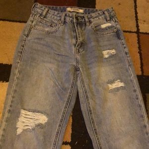 Selling these young jeans they are light blue!!